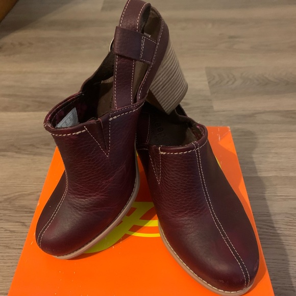 Like new Timberland clogs Size 8 1/2 - Picture 2 of 4